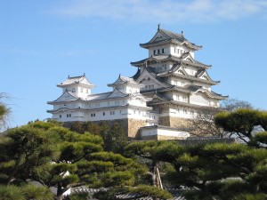 1280px-Himeji_Castle_The_Keep_Towers